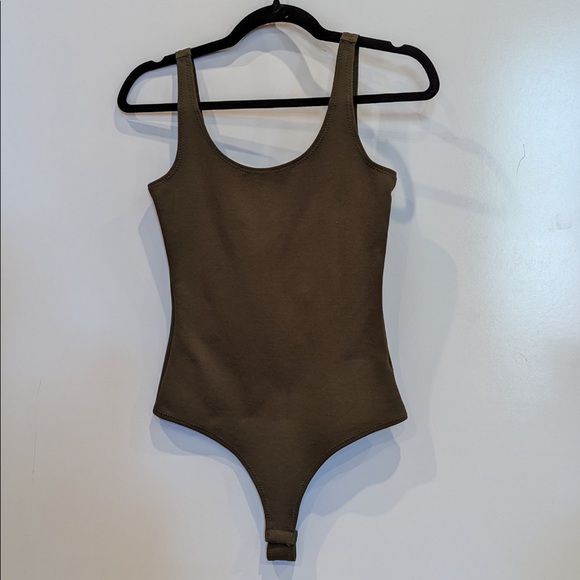 Tops - NWOT Sleeveless Bodysuit size L